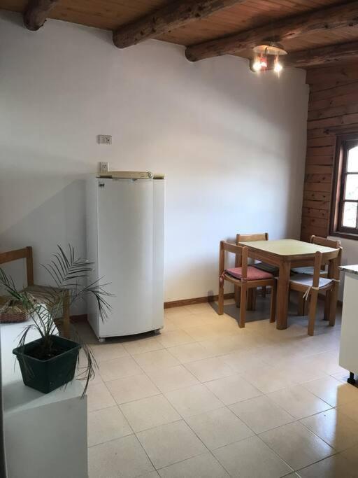 Pequena Casa De Troncos, Detras De Casa Principal No Trabajo Con Tarjeta De Credito Πουέρτο Μαντρίν Εξωτερικό φωτογραφία