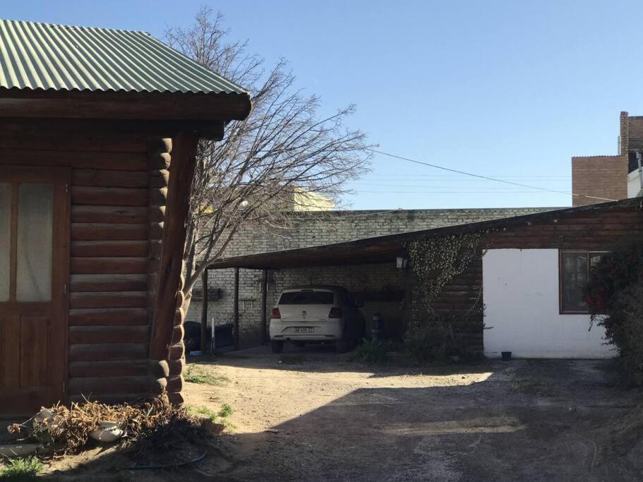 Pequena Casa De Troncos, Detras De Casa Principal No Trabajo Con Tarjeta De Credito Πουέρτο Μαντρίν Εξωτερικό φωτογραφία