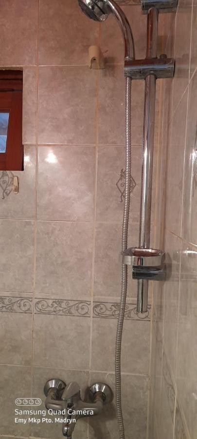 Pequena Casa De Troncos, Detras De Casa Principal No Trabajo Con Tarjeta De Credito Πουέρτο Μαντρίν Εξωτερικό φωτογραφία